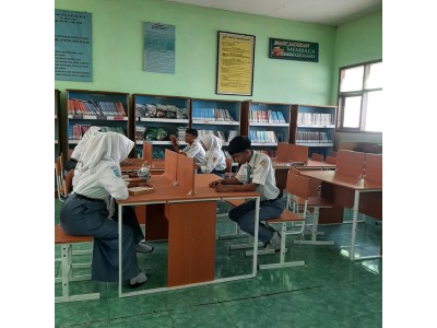 Kunjungan Perpus