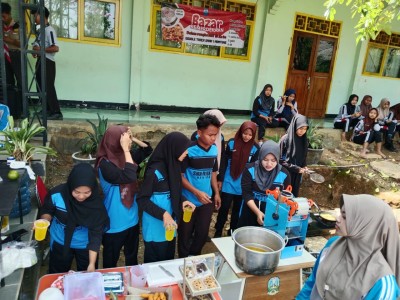 BAZAR HUT RI 80 - A